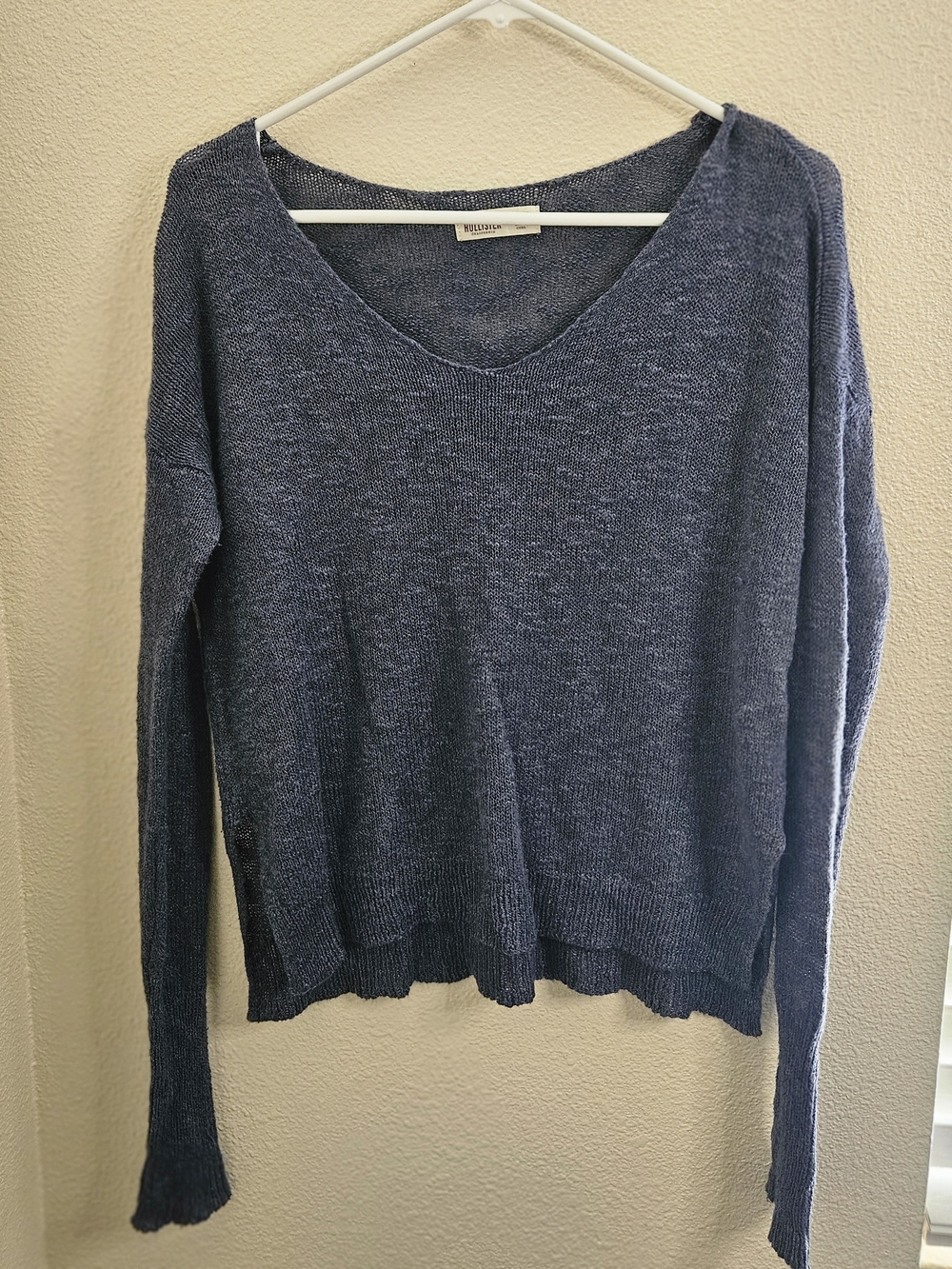 Hollister Lightweight V-Neck Sweater in Denim Blue